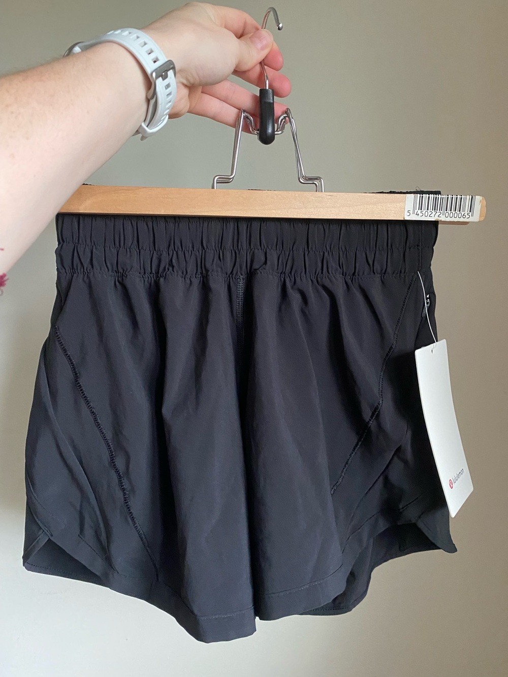 NWT Lululemon Track That MR 5” Black Size 4 - Picture 1 of 3